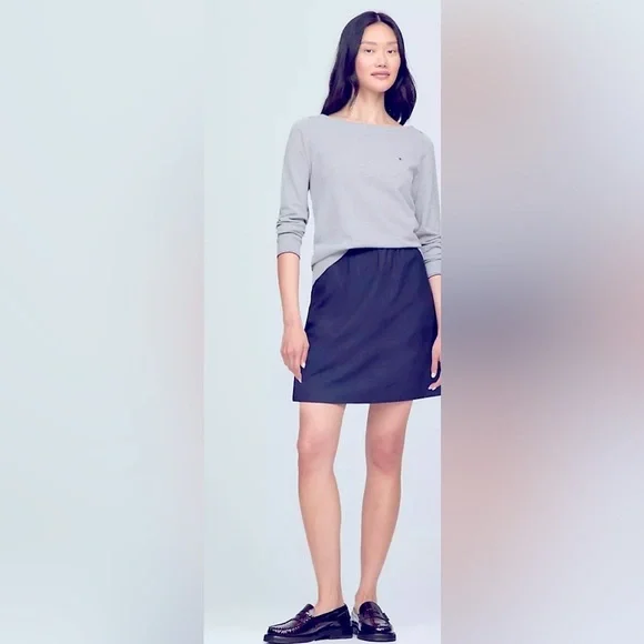 NWT- Tommy Hilfiger sweater women’s size small color gray - Picture 2 of 9